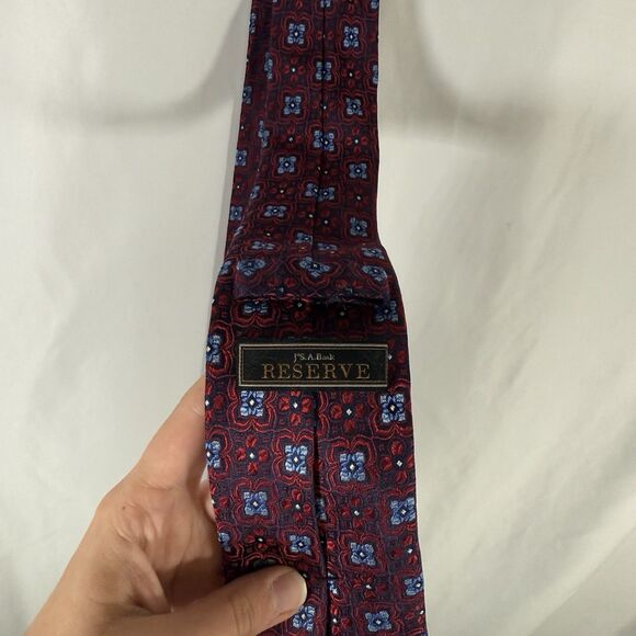 Jos A Bank Reserve Tie Men's 62" Red Blue Print 100% Silk 3" Wide - Picture 2 of 4